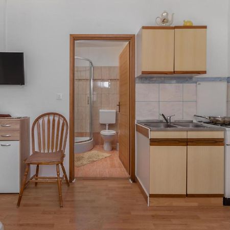 Pet Friendly Apartment In Pinezici With Wifi 외부 사진
